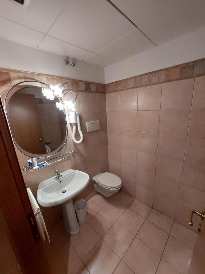 Excel Hotel Naviglio - Ca'Bianca ميلان المظهر الخارجي الصورة